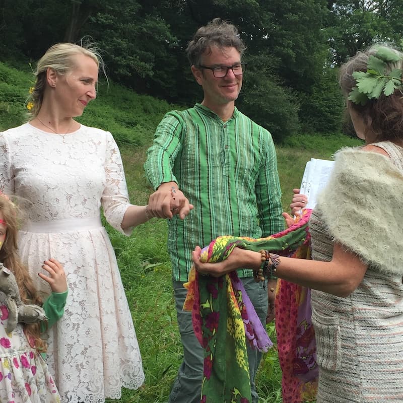 Lynne facilitation of a hand fasting